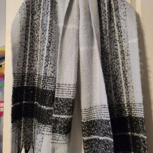 Time and true blanket scarf black / grey NS